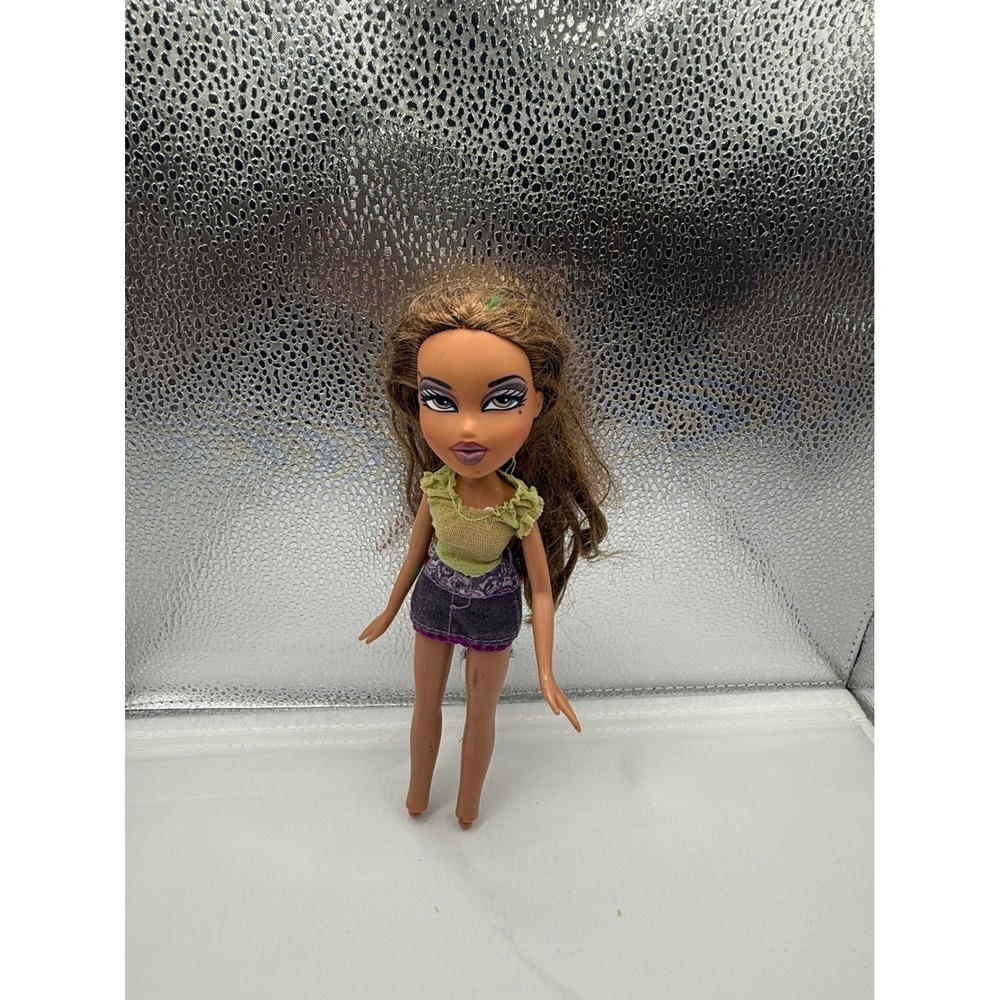 Bratz Doll Brown Hair Green‎ Top Denim Skirt 2001 MGA Collectible Toy